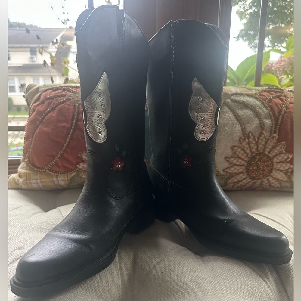 The Children's Place Black cowboy boots with butterfly embellishments Size 2